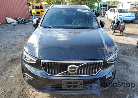 2024 Volvo Xc40 Core z USA, uszkodzony, nr VIN YV4L12UK2R2336331